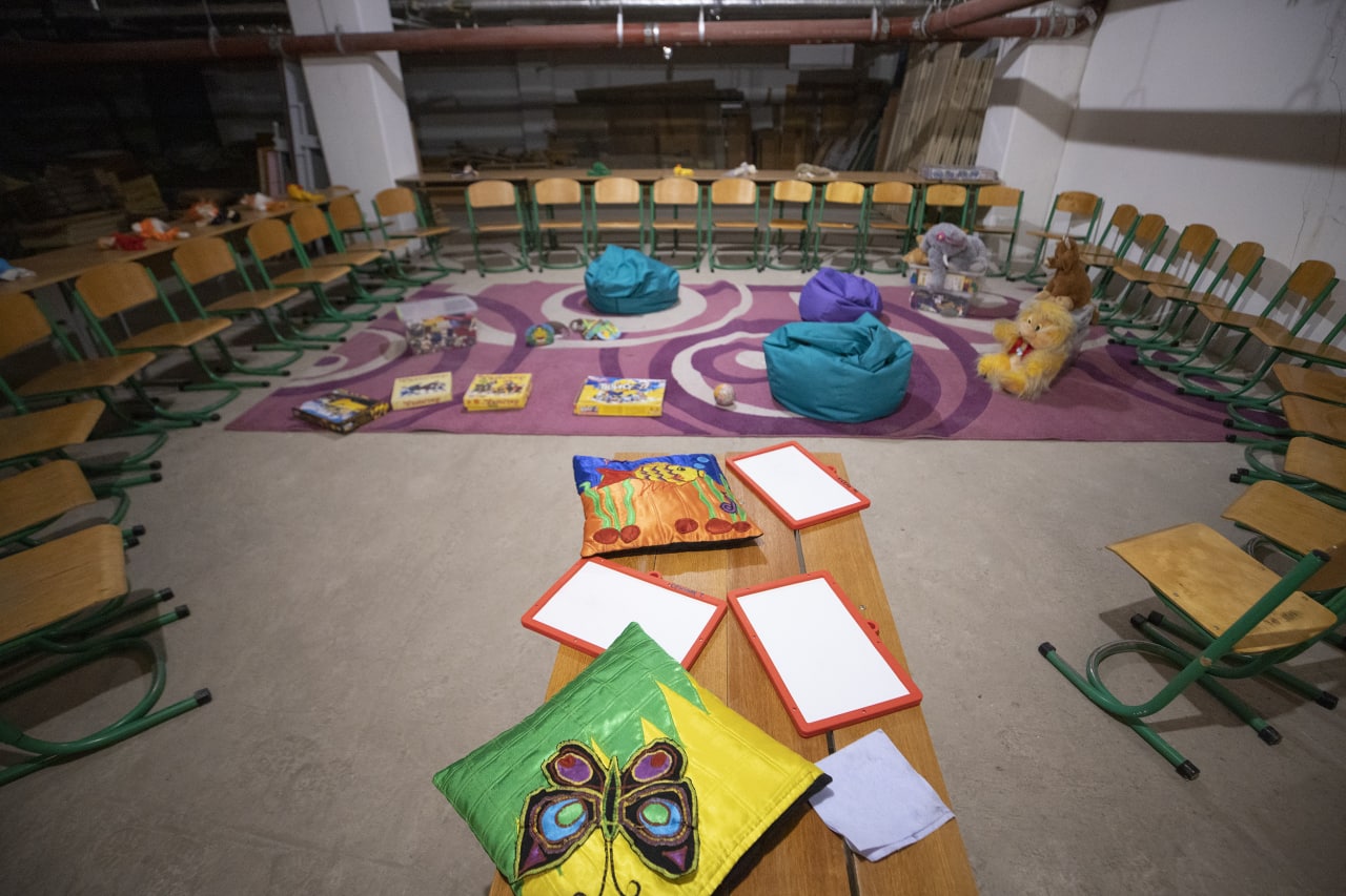 Вот так выглядят укрытия в школах Киева, которые будут работать с 1 сентября (фото)